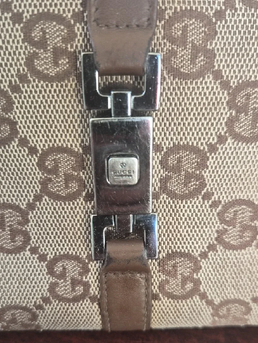 Bundle Gucci Wallet And Make Up Bag For Only $95 - Picture 2 of 16